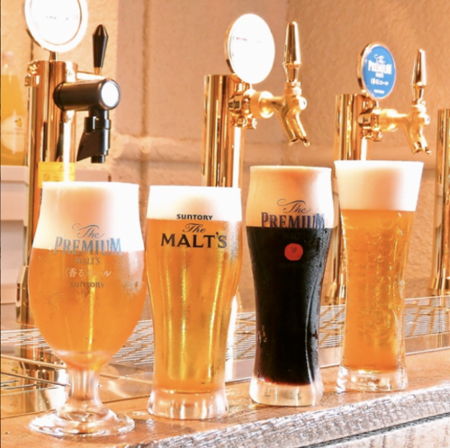 暑い季節にビールで乾杯！