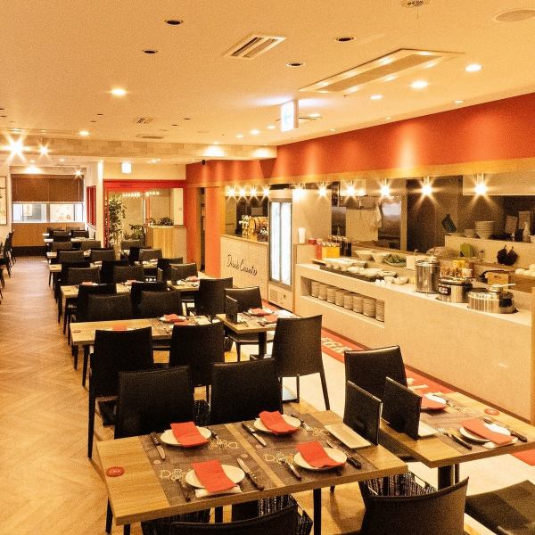 カップル様・デート利用・記念日利用など、お客様ごとの席間隔や、来店状況でご案内テーブルを配慮いたします。帯屋町周辺でおしゃれなビアレストラン《ALEGRIA  OBIYAMACHI》3名様以上や５~６名様の中規模利用、団体様のご利用も大歓迎♪各種企業パーティーやウエディングの二次会にもお店を貸切ご相談も◎