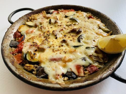 이베리코 돼지고기의 볶은 치즈 빠에야 M 사이즈 (2 ~ 3 명용)