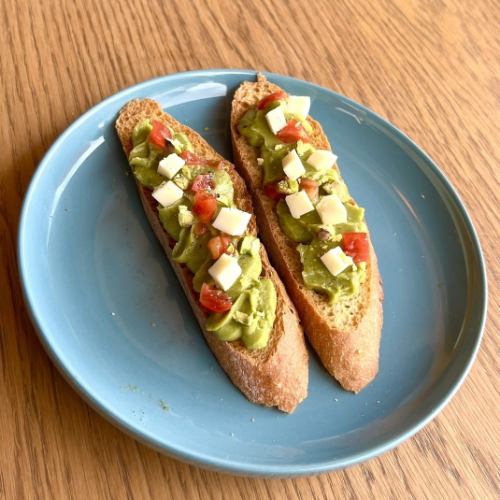 肉料理やパスタ以外にもおつまみメニューもご用意♪