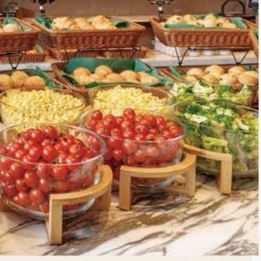 【工作日午餐自助餐】无限量披萨、沙拉、饮料 + 自选主菜 ◆ 2,398日元起（含税）