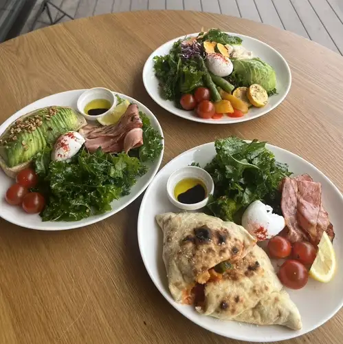 A luxurious breakfast to brighten your morning