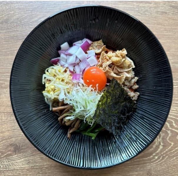【大人気ラーメン店とのコラボメニュー誕生!!】◆炙場牛心×麺屋葵◆ 新感覚の混ぜメン「マ・ジェムメン」