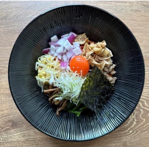 【大人気ラーメン店とのコラボメニュー誕生!!】◆炙場牛心×麺屋葵◆ 新感覚の混ぜメン「マ・ジェムメン」