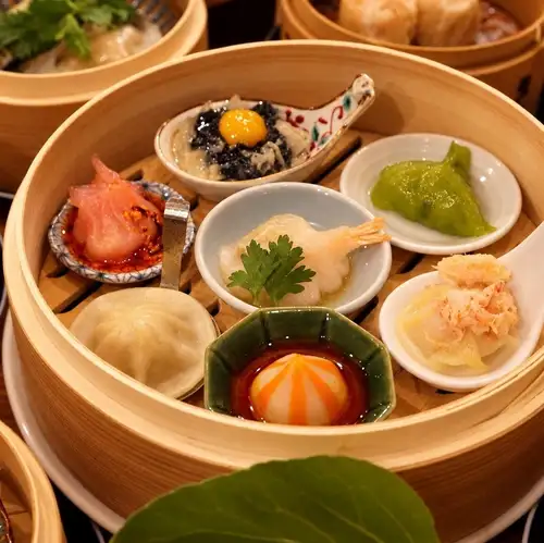A new kind of Chinese cuisine, featuring steamed dishes that condense the delicious flavors.
