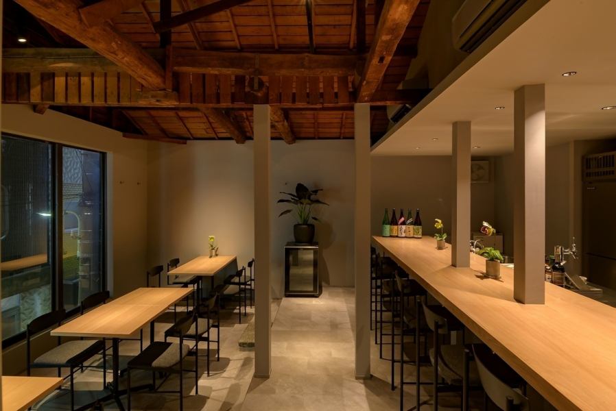 [Open and comfortable space] You can enjoy your meal in an open space with high ceilings and wide windows.You can feel nostalgia and comfort in the high ceiling and the Japanese atmosphere that you can see there.