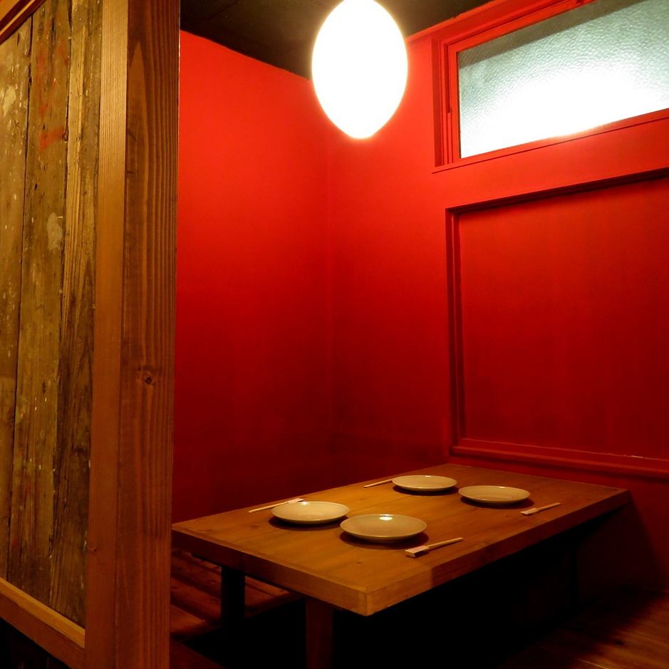 A Japanese-style restaurant with a calm atmosphere, semi-private rooms are very popular for various parties!