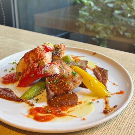 【スタンダードランチ】サラダビュッフェ×Ｗメイン　大皿プラン　ビール付き飲み放題3時間制　