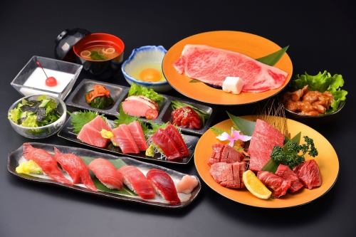 [纪念日和聚会推荐♪] 和牛和金枪鱼套餐每人8,800日元（含税）