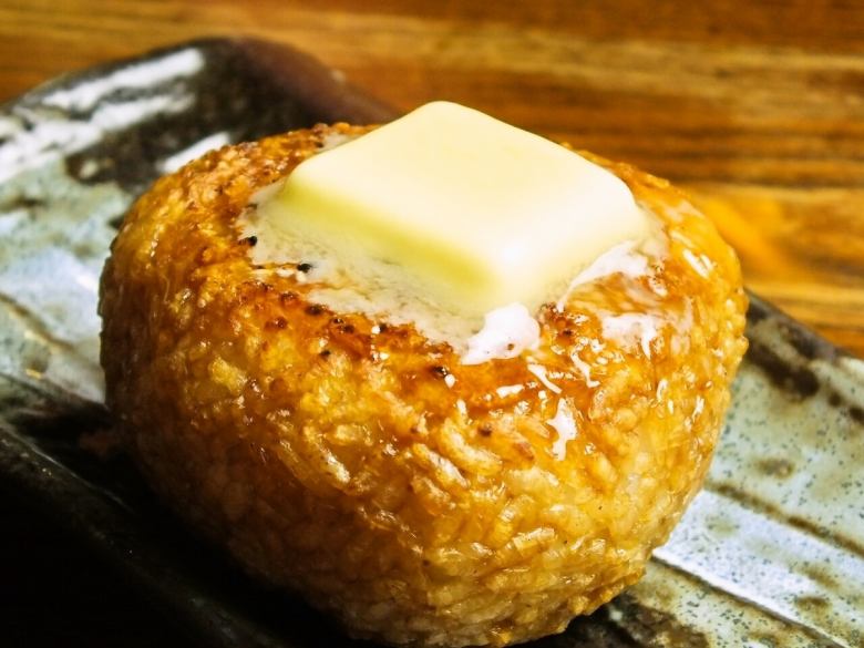 Grilled rice balls with cheese (soy sauce/garlic)
