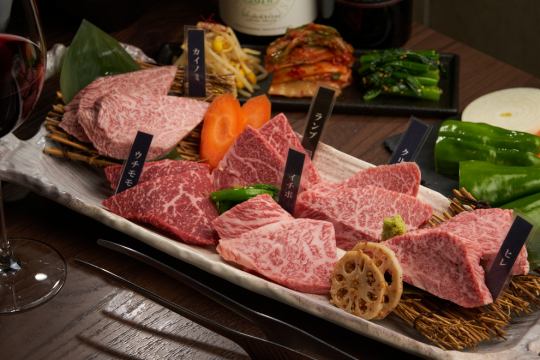 【推荐给肉食爱好者！】人气生肉3种、稀有部位、厚片裙边牛排等13道菜花套餐8,500日元（含税）