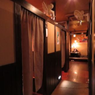 当店のテーブル席は、大切な方とのデートや家族連れ、ご友人とのカジュアルな食事にぴったりです。アットホームな雰囲気の中で、ゆったりとした時間を楽しみながら、美味しい料理をご堪能ください◎皆様の素敵な時間を演出します♪