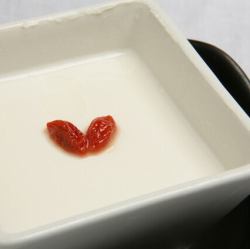 自家製なめらか杏仁豆腐