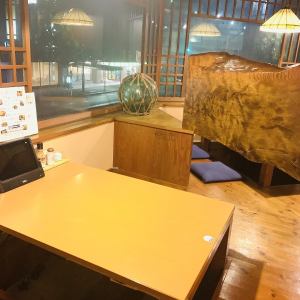 2F掘り炬燵の半個室席。仲の良い友達と一緒に…♪