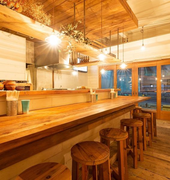 A counter seat recommended for a quick drink or a date for one person.Meals while enjoying conversation with the staff and cooking scenery ◎