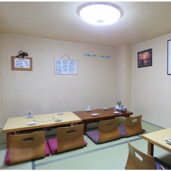 [A seating is connected to a desk and it is OK for 15 people] A seating available from 8 people.There is also a total of eight counters that are easy to enter even from one person.Please enjoy delicious food in a Japanese style and calm space ♪