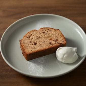 スパイスとナッツのパウンドケーキ