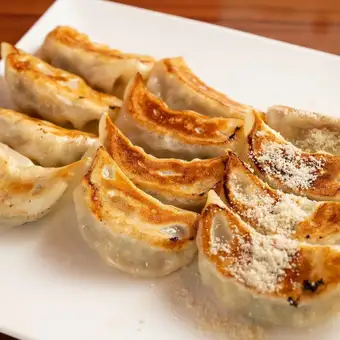 [Gyoza] All-you-can-eat and drink (2 hours) 3,300 yen. Made to order, freshly prepared. Minimum 3 people.