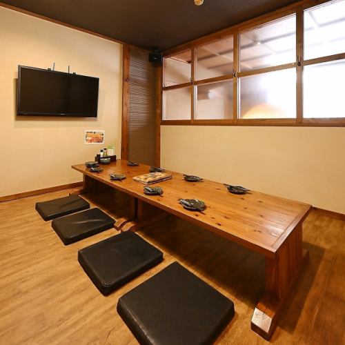 <p>【完全な独立空間♪】2階のお座敷個室は、5名様~最大12名様までのご利用が可能です◎アットホームな雰囲気で気兼ねなくお楽しみください★</p>