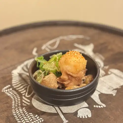たっぷり薬味の鶏皮だしポン酢