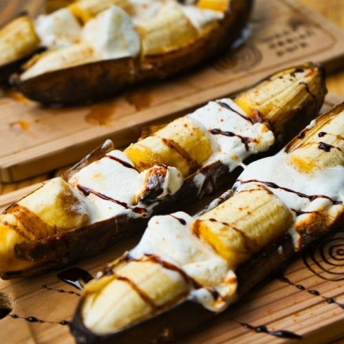 1 marshmallow-roasted banana