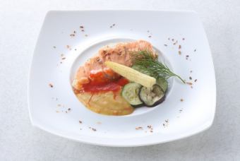 舌平目のロティ　パプリカのムースとカレークリームソース