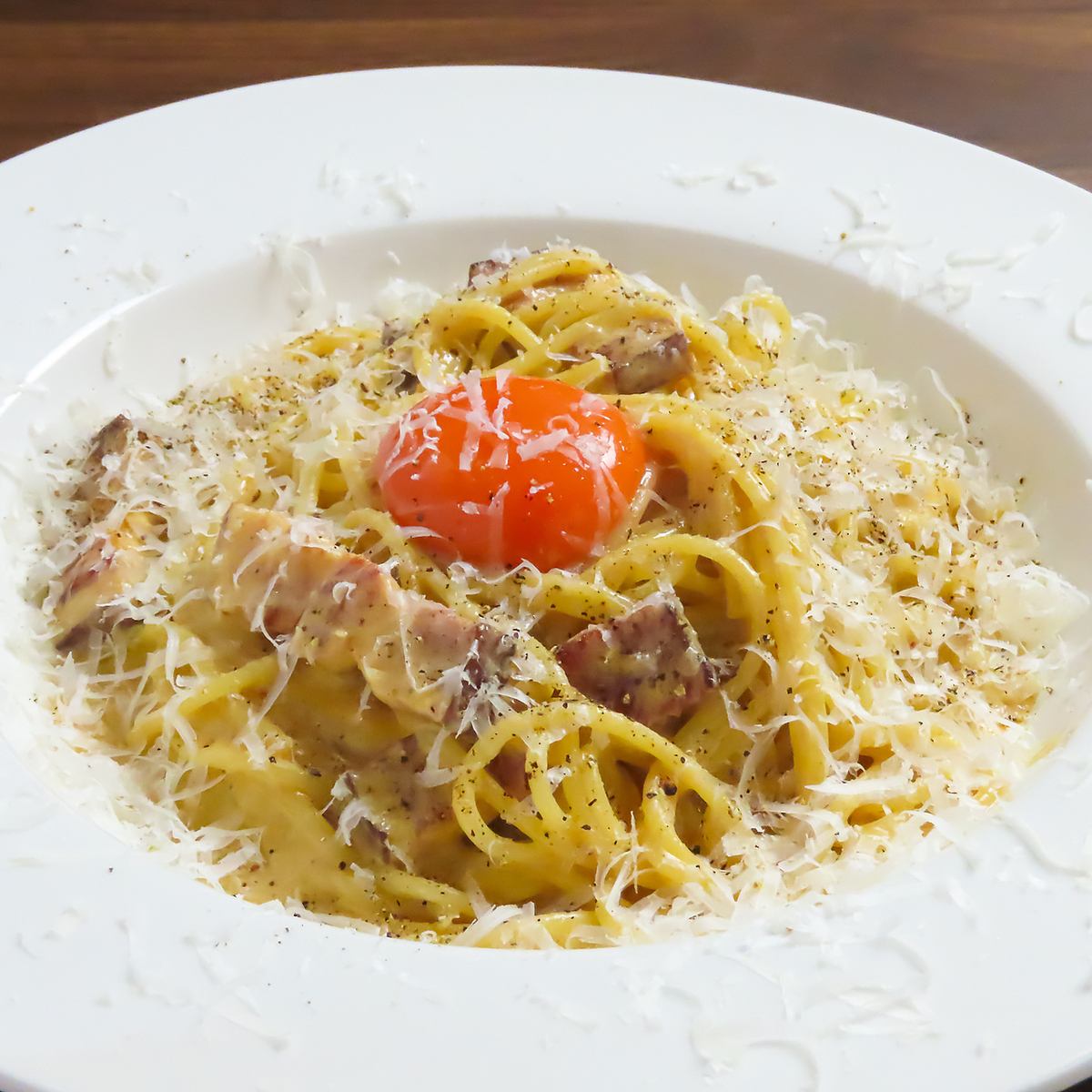 龍の卵を使用した濃厚カルボナーラが人気のお店