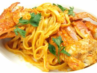 渡ガニのトマトクリームパスタ