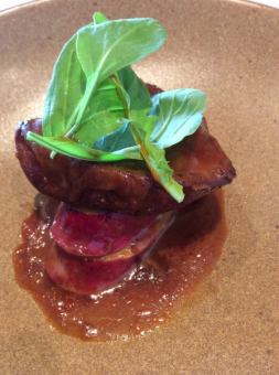 라카의 크리스마스 디너 2025(6시 15분 이후의 예약이 됩니다.) 12/20에서 25까지의 기간 한정