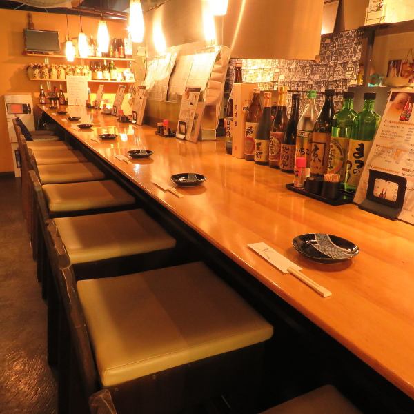 【Counter Seat】 Counter table is special seat !! You can have meal while watching charcoal grill of local chicken in front of you.Dating / perfect for girls ♪ You can feel free to visit by yourself ♪ Please enjoy chicken dishes while smiling a wonderful staff