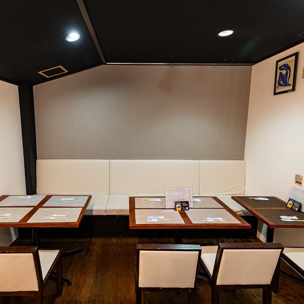 お料理が全て手作りで素材にこだわっているように、空間作りにも細やかな愛情を注いでいます♪地域の方々のコミュニティの場としても親しまれています◎白を基調とした空間は写真映えも良く、女子会にもぴったりです!