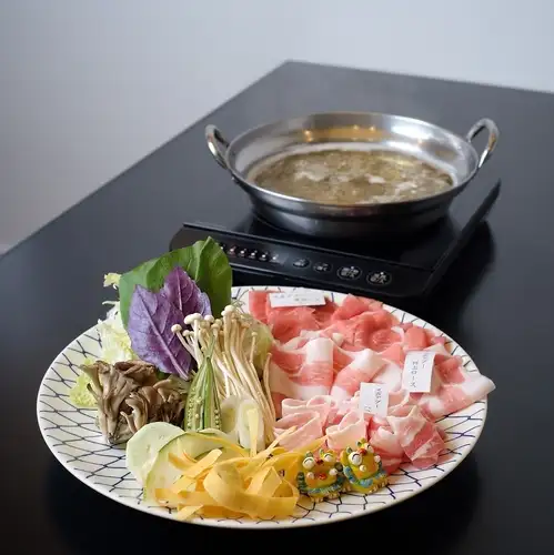 しゃぶしゃぶと沖縄料理