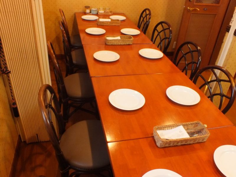 Private rooms can accommodate up to 12 people! You can enjoy a relaxing meal without worrying about the surroundings!