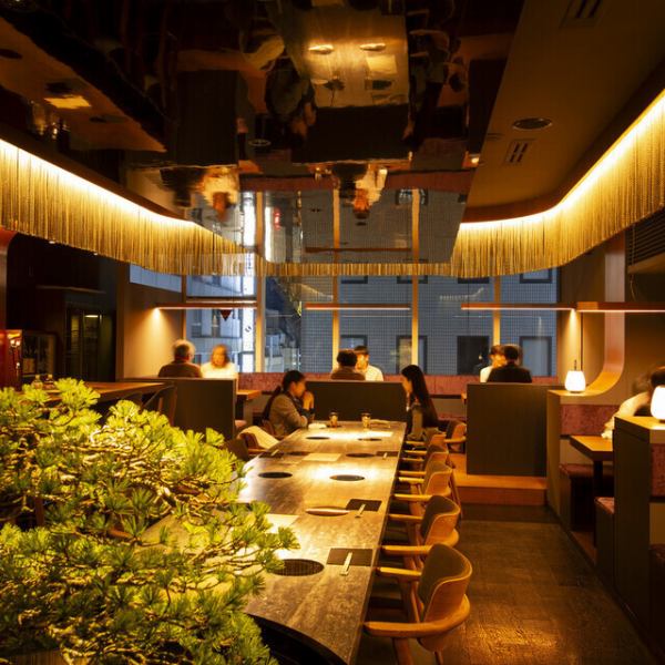 40名様以上で、フロアまたは店舗を貸切可能です。大人数でのパーティー、イベントなどに最適。詳細はお気軽にお問い合わせください。