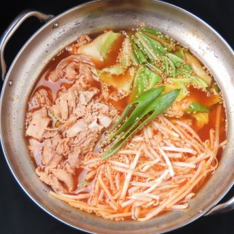 Kimchi hotpot [all-you-can-eat] 100 minutes! 1,600 yen (tax included) ★ 1 drink (from 350 yen) ordered separately
