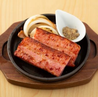 厚切りベーコン鉄板焼