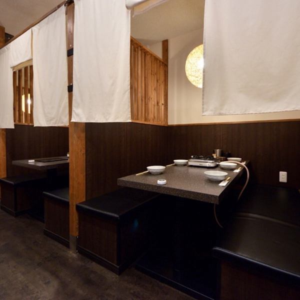【Table seat private room × Fugu / Kani cuisine】 We accommodate up to 2 people ~ 10 people.There is a feeling of cleanliness in the new store, it is a high-quality private room space.Please enjoy luxury cuisine in the finest space.