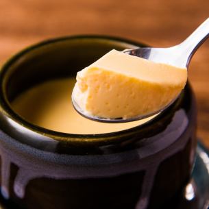 Melting cheese pudding made with pure Nagoya Cochin eggs