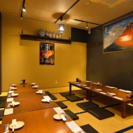 [2nd and 3rd floors] The relaxing tatami mat seats can accommodate up to 26 people when reserved.Easy-to-use seats for company banquets and dinner parties for group trips.Air purifier installed.