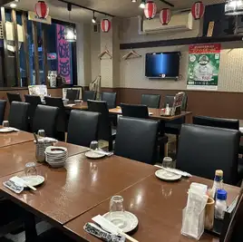 【桌椅座位】可提供小型團體桌椅座位。
