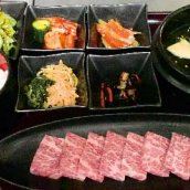 黒毛和牛特撰ミスジランチ(御飯・スープ 小鉢4品・サラダ)