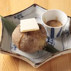 じゃがバター　塩辛添え