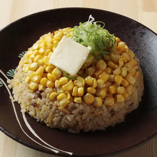美瑛産のとうきびだらけの焼き飯