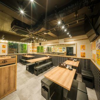 ワイワイガヤガヤ感を楽しむなら当店へ●ドリンクは破格の生ビール328円(税込)/レモンサワーは219円(税込)と飲み会にはもってこいの超お得プライス！！