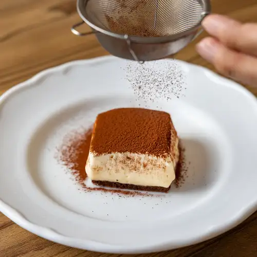 元パティシエが作るなめらかでほろ苦い濃厚仕立てのティラミス◎コーヒーの香り広がる