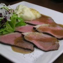 肉の旨味が最高！！【ローストビーフとマッシュポテト】