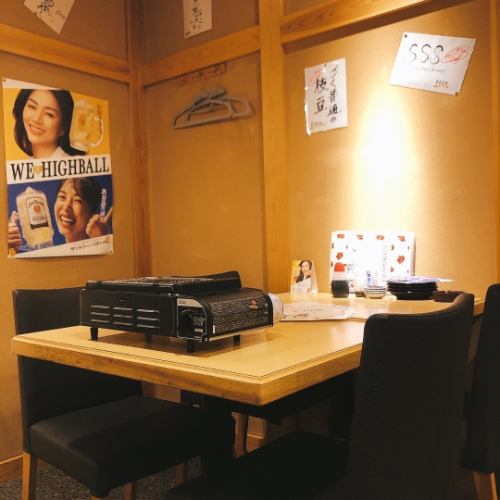 清潔感漂う店内にて、テーブル毎に置かれたカセットコンロで新鮮な焼き立ての浜焼きを存分にご堪能ください!
