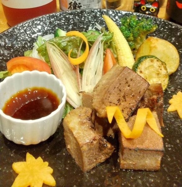 [Recommended!] Meltingly grilled beef tongue with vegetables!