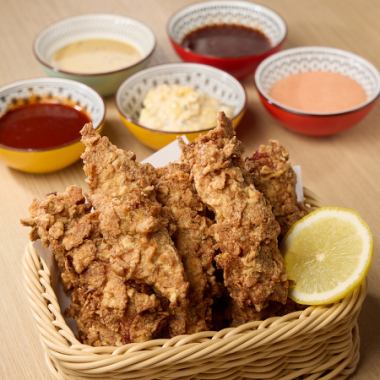 【ザクザク食感も楽しい◎】4種類のディップソースから選べる、はうでぃ特製クリスピーチキン