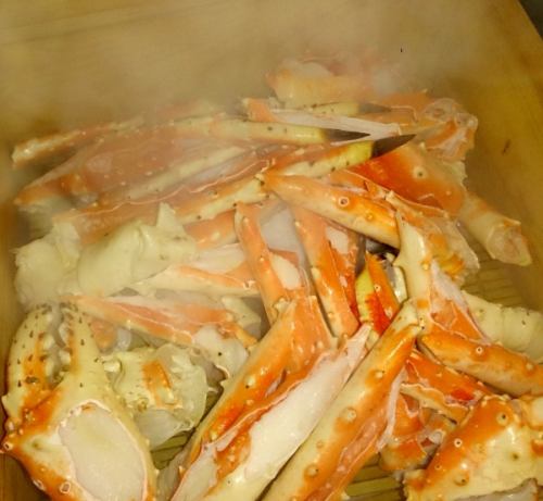 Steamed king crab
